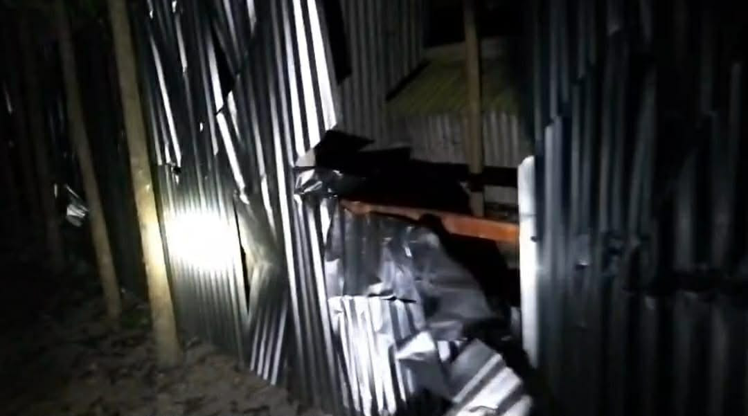 জমিতে সেচ দেওয়া নিয়ে দুই গ্রুপের সংঘর্ষে আহত -১৫, বাড়ি-ঘরে হামলা ভাংচুর