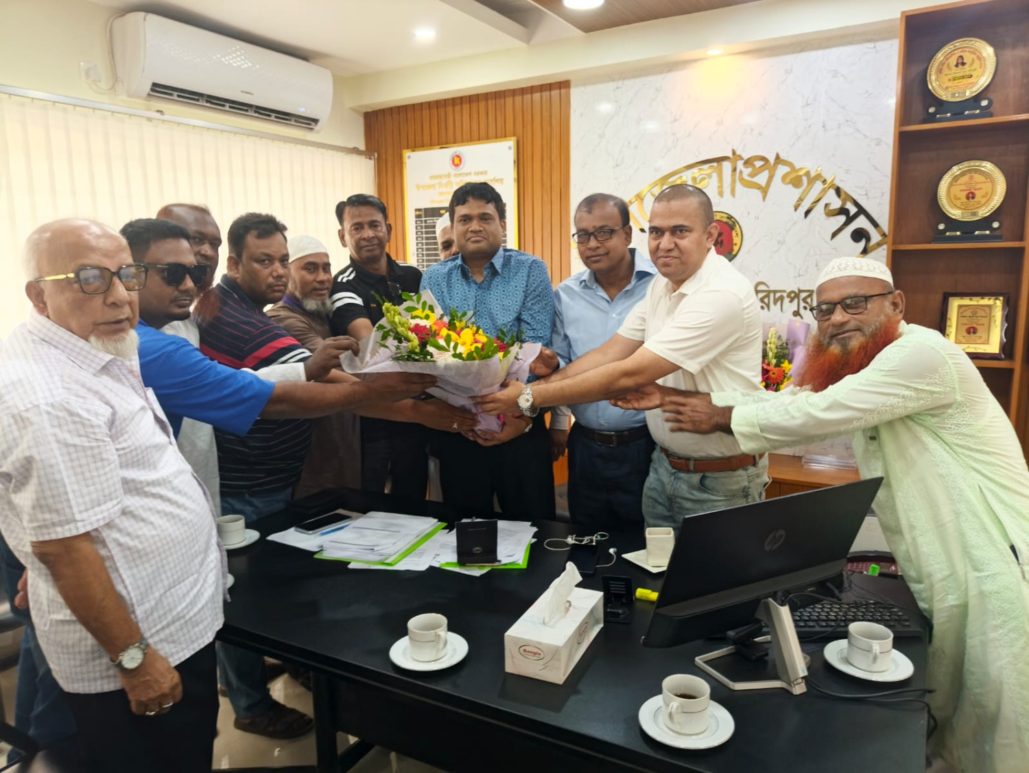 আলফাডাঙ্গার নবাগত ইউএনওর সঙ্গে উপজেলা ও পৌর বিএনপির শুভেচ্ছা বিনিময়