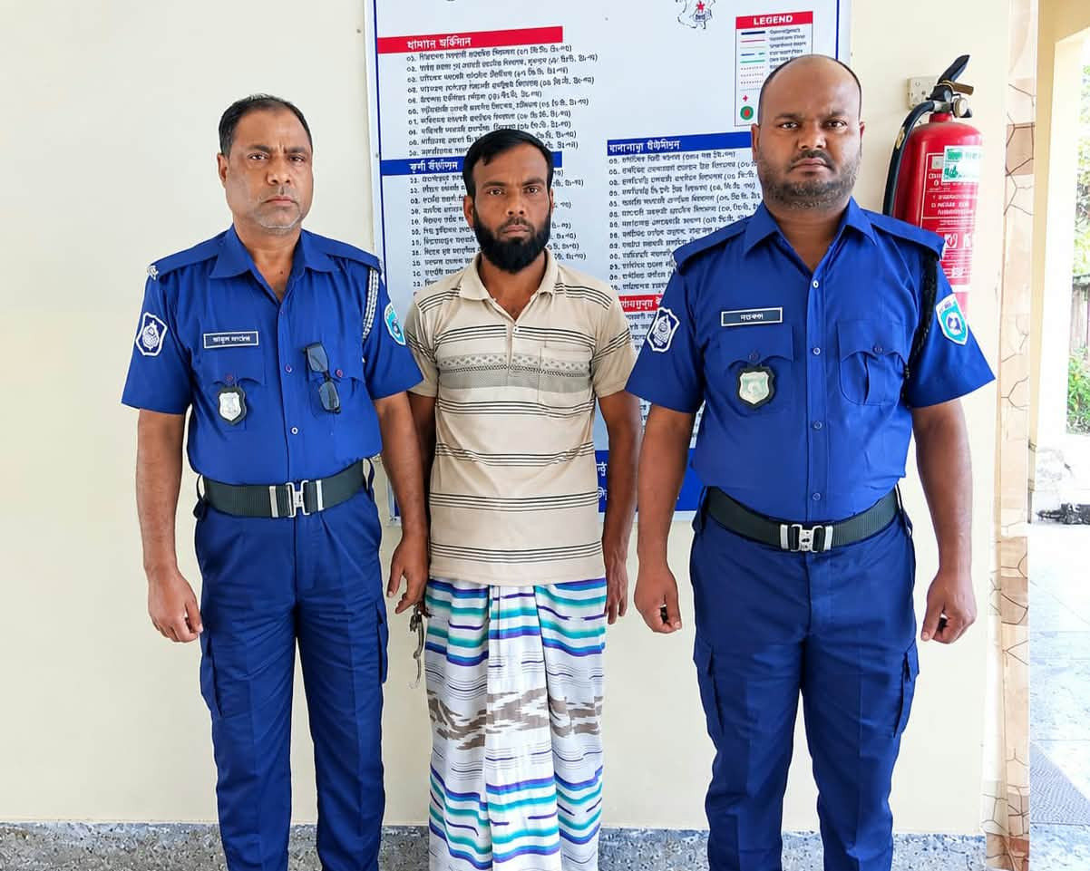 কাউনিয়ায় এনজিও কর্মীকে কুপিয়ে হত্যা,এক আসামি গ্রেফতার