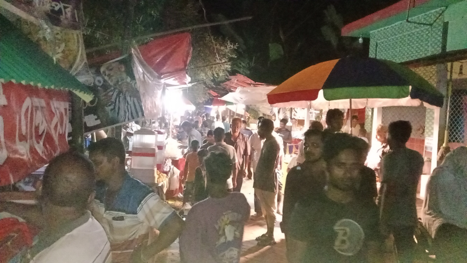 বোয়ালমারীর সূর্যোগ বাজারে মেলার নামে চাঁদা তোলার অভিযোগ