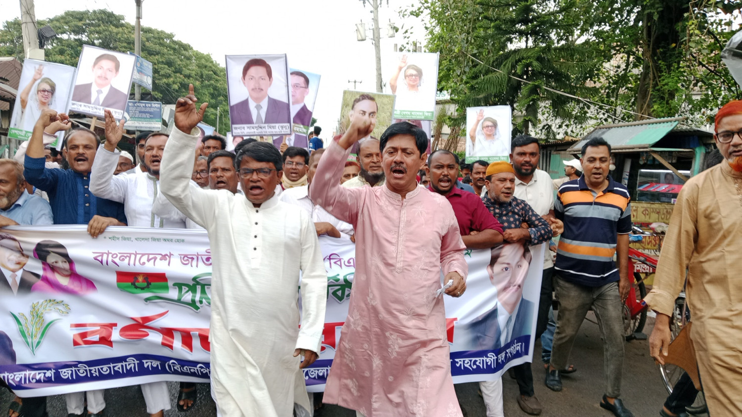 বোয়ালমারীতে শামসুদ্দিন মিয়া ঝুনুর আয়োজনে বিএনপির ৪৮তম প্রতিষ্ঠাবার্ষিকী উদযাপন