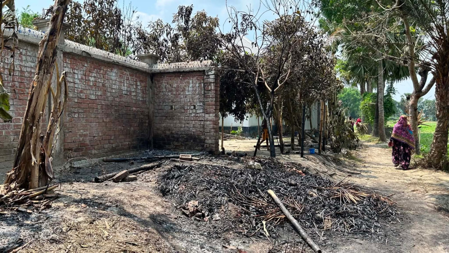 সালথায় বিএনপির দুই গ্রুপের দফায় দফায় সংঘর্ষ: হামলা, ভাংচুর আহত- ৩০