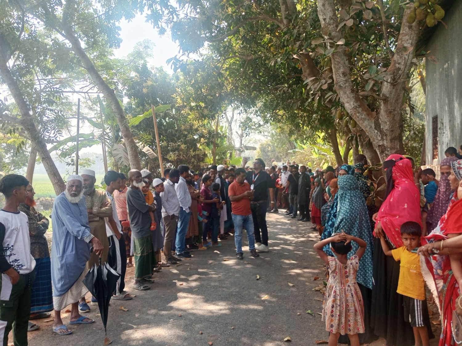 রেমিটেন্স যোদ্ধা মোঃ রবিউল মোল্লার মরদেহ দেশে ফেরাতে মানববন্ধন, রবিউল কে দেশে ফেরাতে সরকারের কাছে হস্তক্ষেপ