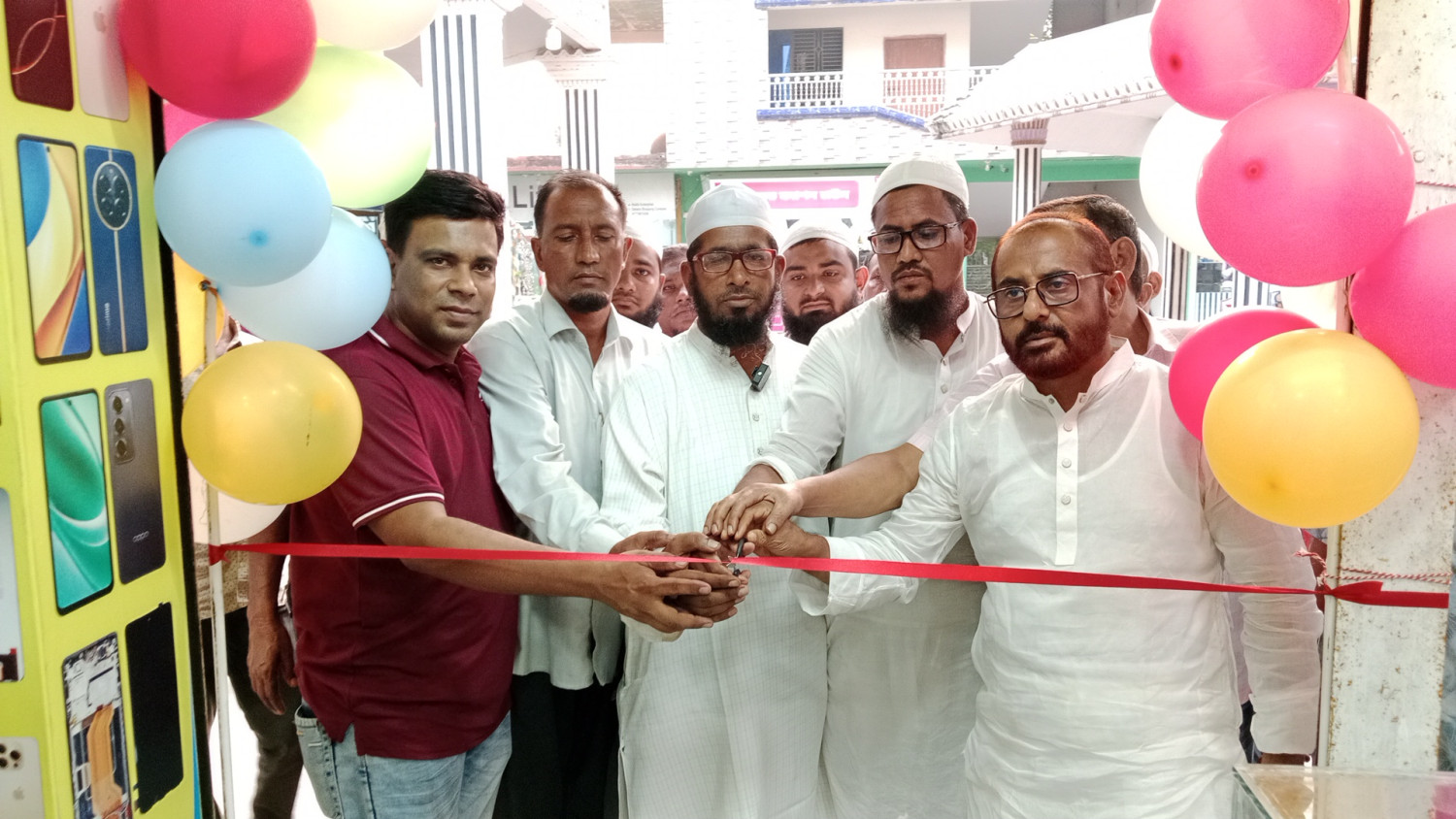 কাশিয়ানীতে ডলফিন মোবাইল সার্ভিসিংয়ের তৃতীয় শাখার উদ্বোধন