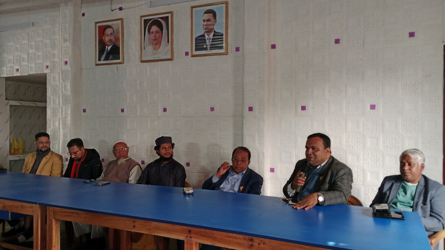 ফরিদপুর-১ আসনে রাজনৈতিক চমক  বাংলাশেদ কংগ্রেসের প্রার্থী খালেদ বীন নাছের বিএনপিতে যোগদান