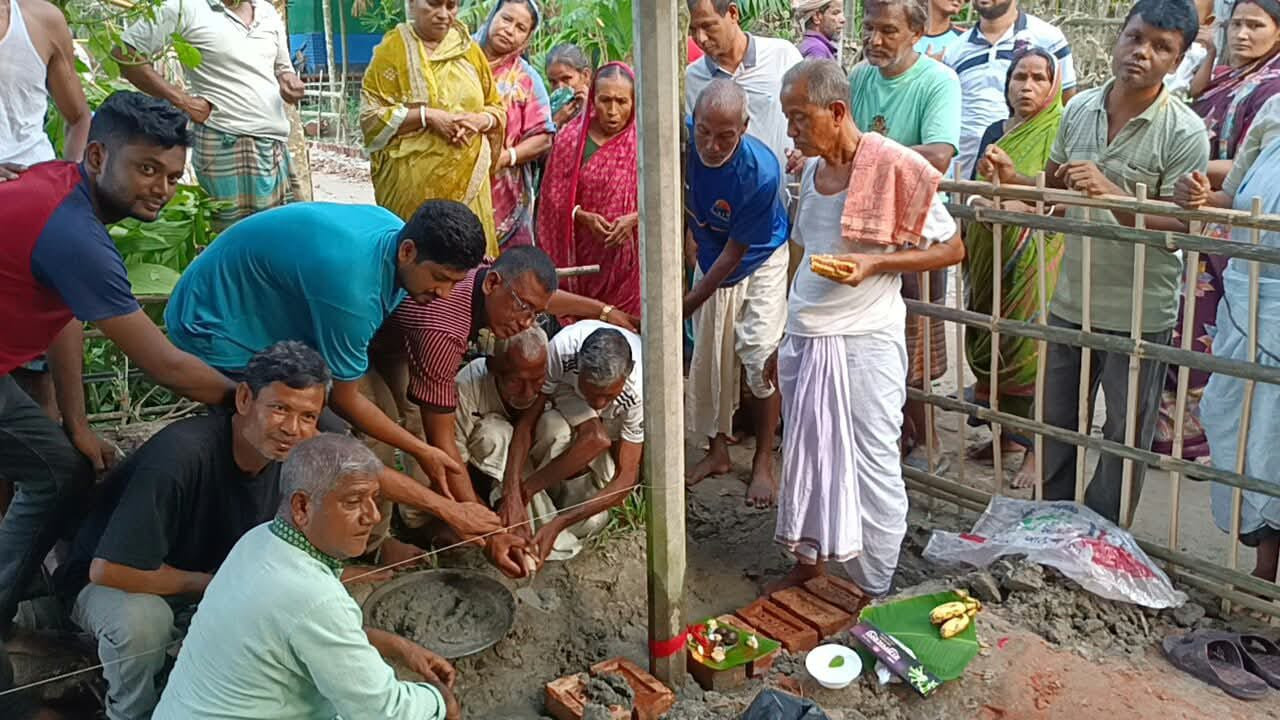 কাউনিয়ায় সার্বজনীন শ্রী শ্রী দুর্গা মন্দির ওয়াল নির্মাণ কাজের উদ্বোধন