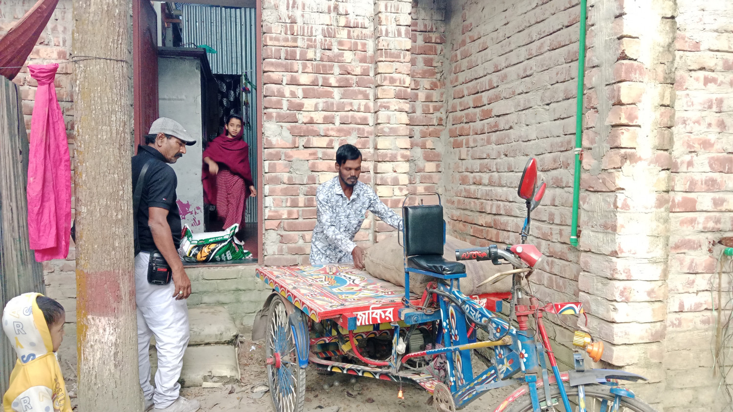 বোয়ালমারীতে দুই মাদরাসার ছাত্রদের ১ মাসের খাবারের ব্যবস্থা করলেন খন্দকার আশরাফুল আলম মামুন