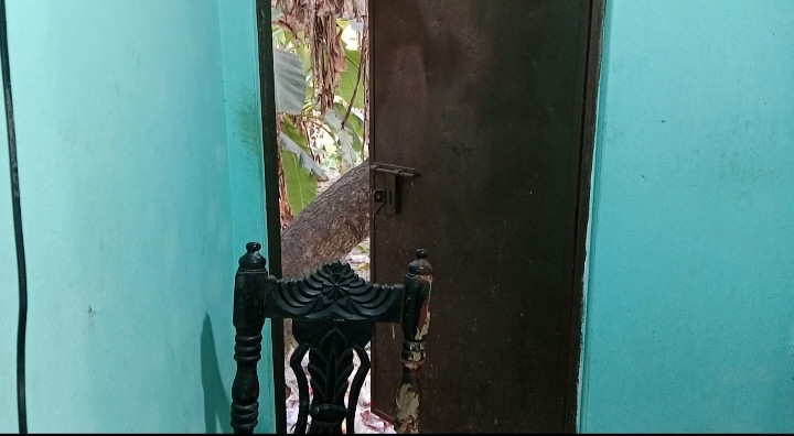 বোয়ালমারীতে বিক্রয়কর্মীর ভাড়া বাসায় চুরি, প্রায় ২ লাখ টাকার মালামাল খোয়া