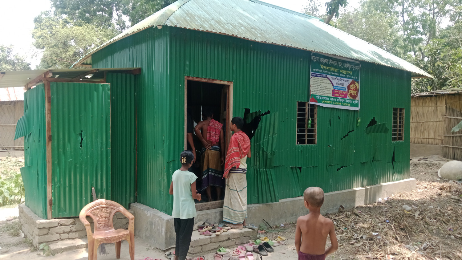 আলফাডাঙ্গায় আধিপত্য বিস্তারকে কেন্দ্র করে তাণ্ডব- মাদরাসা ও ২৮ বাড়িতে হামলা, ভাঙচুর-লুটপাট; আহত প্রায় ৩০