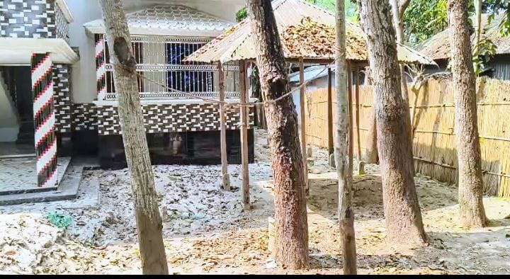 আলফাডাঙ্গায় সেফটি ট্যাংকি নির্মাণে বাধা, বিএনপি নেতা পরিচয়ে ২ লাখ টাকা চাঁদা দাবির অভিযোগ